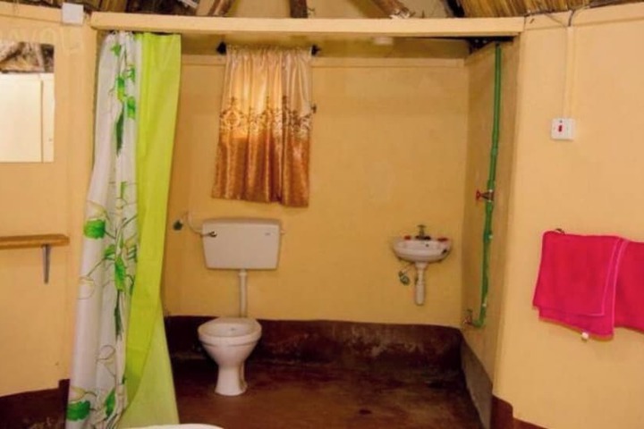 Room 6 of 8