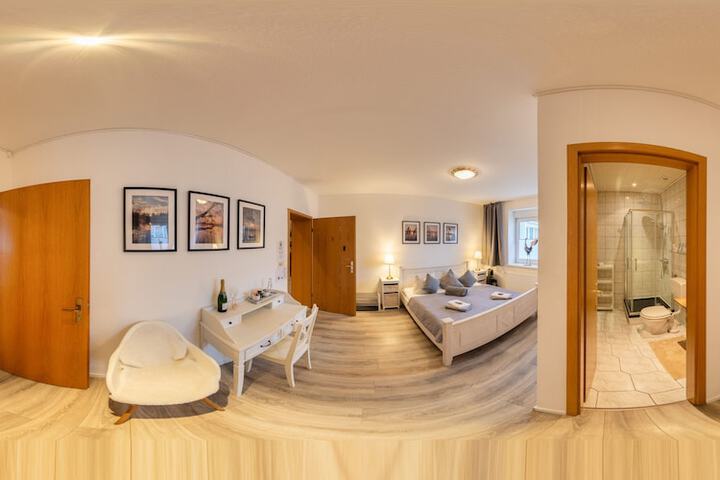 Room 18 of 54