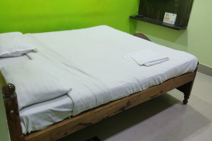 Room 5 of 20