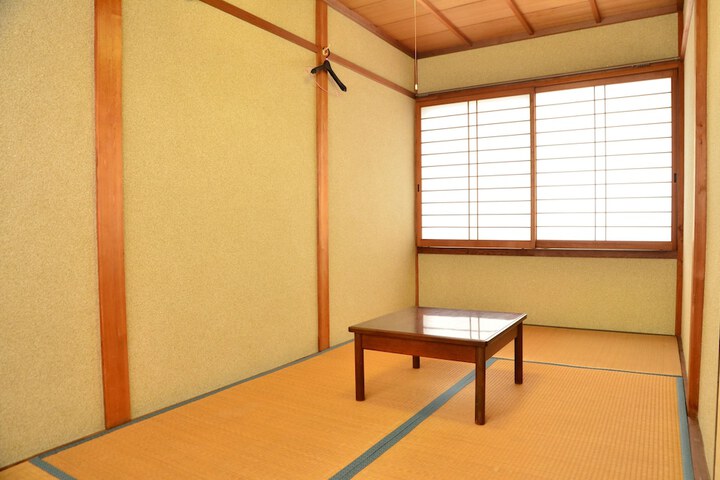 Room 7 of 19