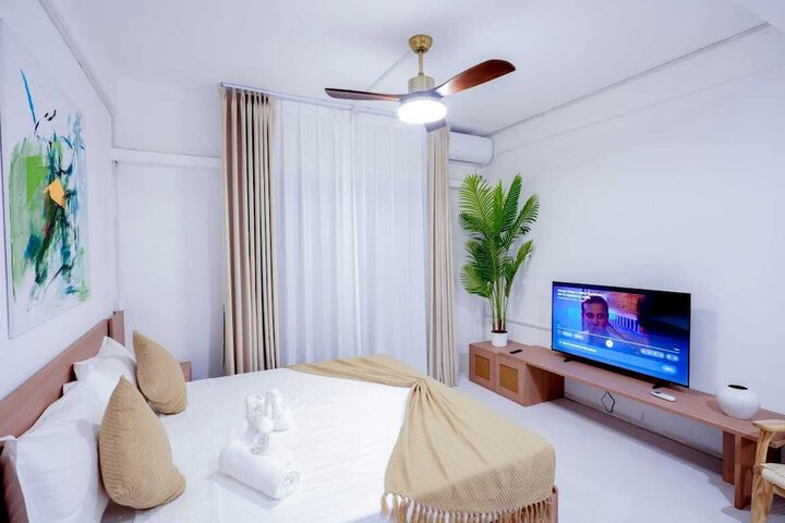 Room 6 of 21