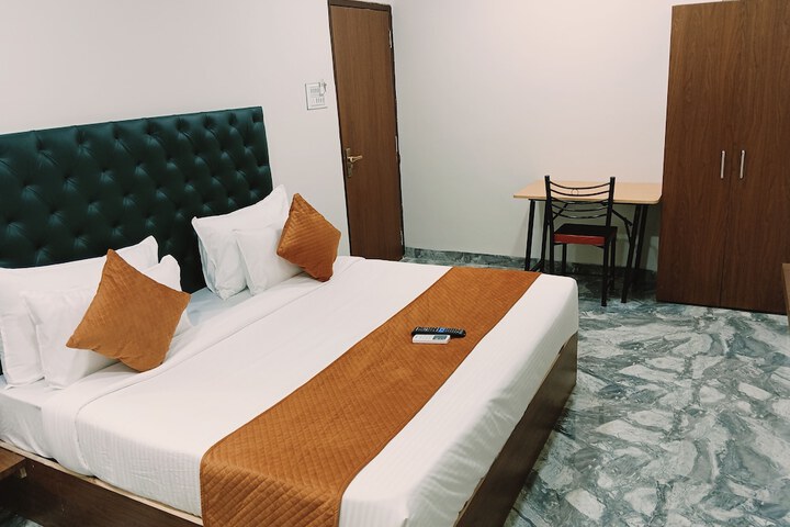 Room 14 of 29