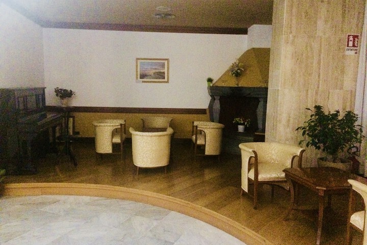 Hotel Interior 8 of 33