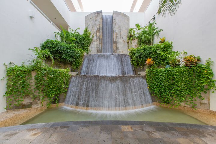 Hotel Entry