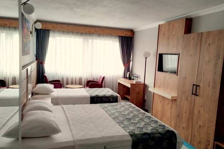 Room 17 of 33