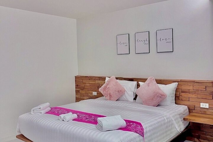 Room 9 of 27