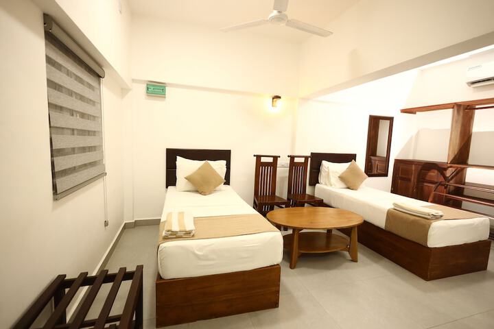 Room 15 of 40