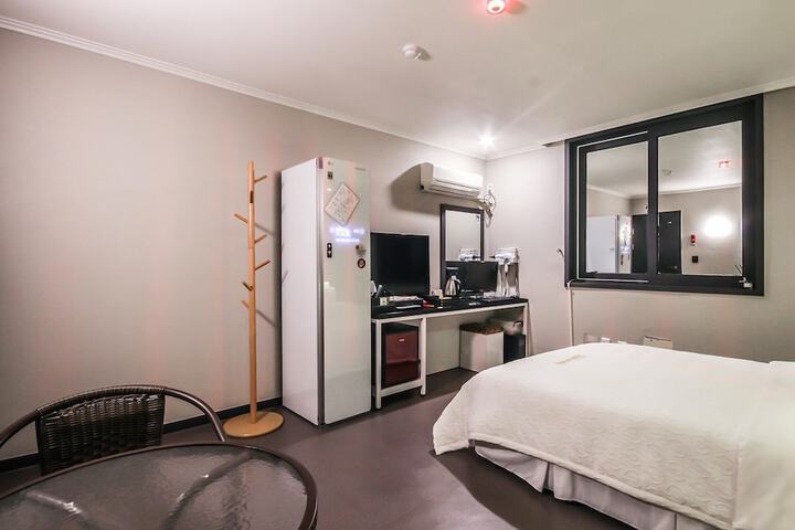 Room 35 of 118
