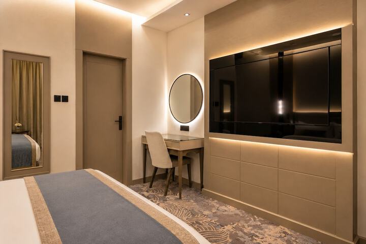 Room 15 of 32