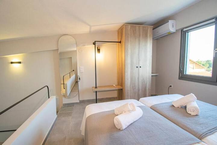 Room 5 of 30
