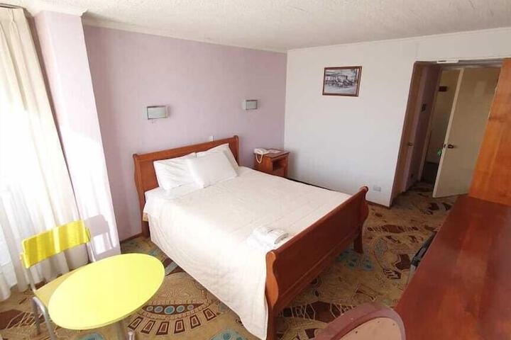 Room 10 of 30