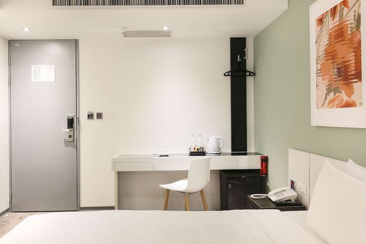 Room 21 of 45