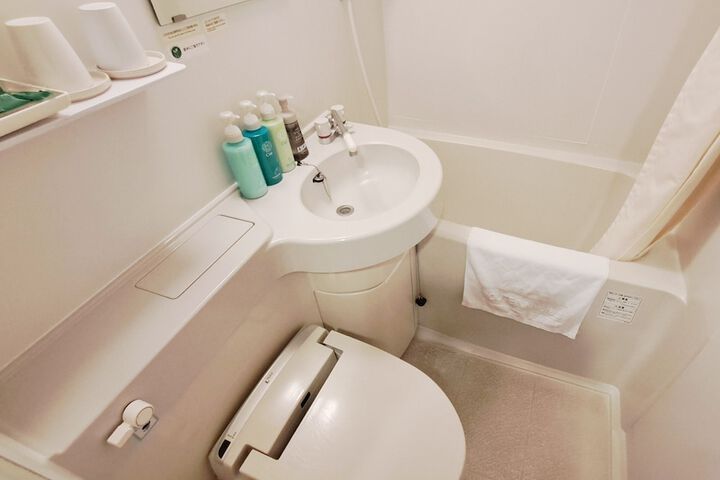 Room 7 of 27