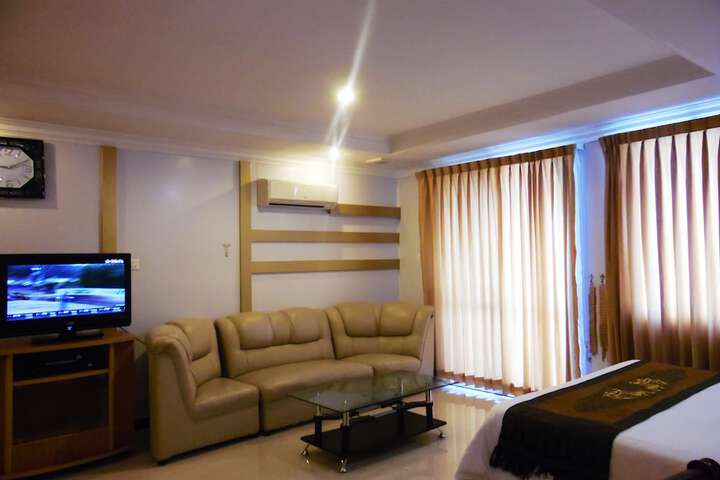 Room 21 of 40