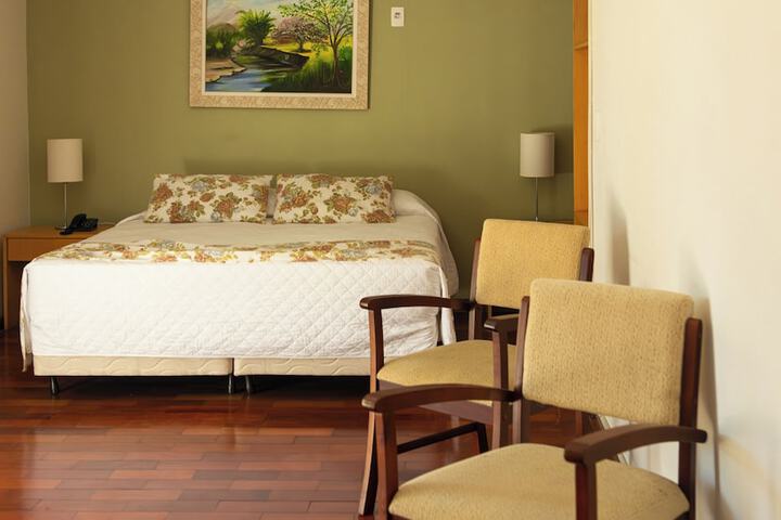 Room 4 of 69
