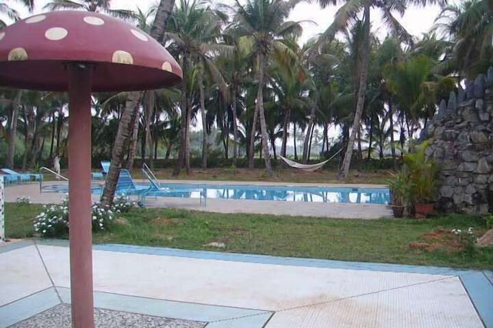 Pool Hotel