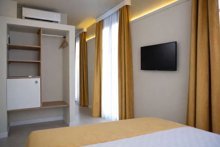 Room 37 of 67