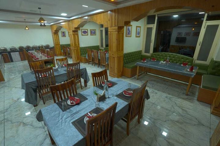 Dining 34 of 56