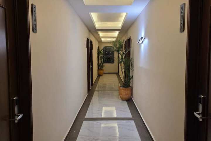 Ballroom/Hall 34 of 37