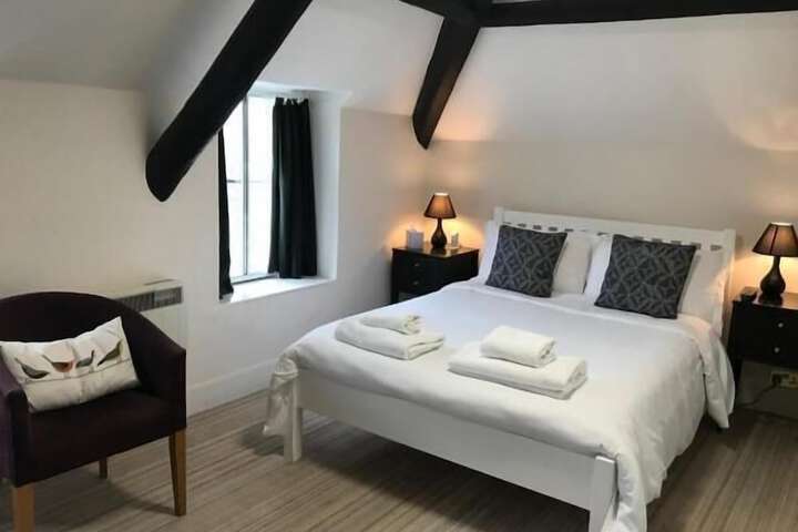 Room 15 of 34