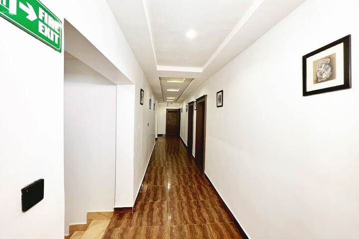 Ballroom/Hall 43 of 45