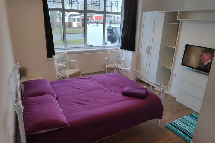 Room 3 of 12