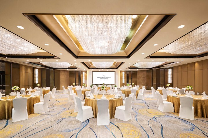 Ballroom/Hall 72 of 85
