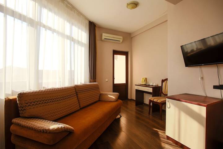 Room 26 of 45
