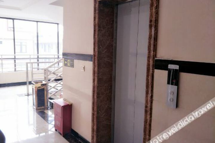 Hotel Interior 5 of 17