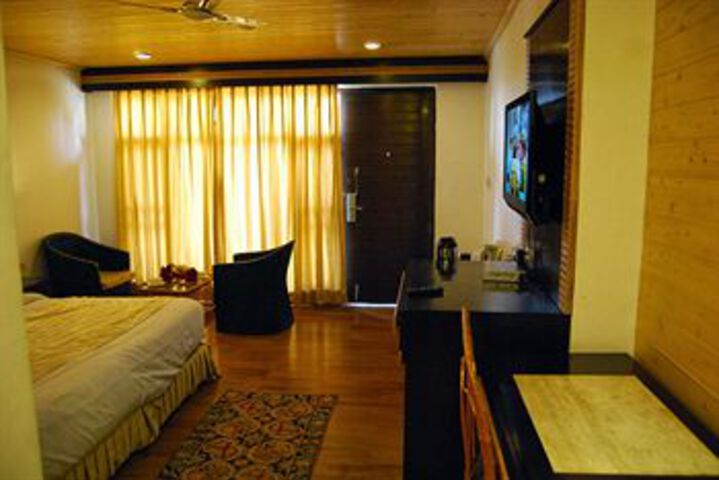Room 27 of 48
