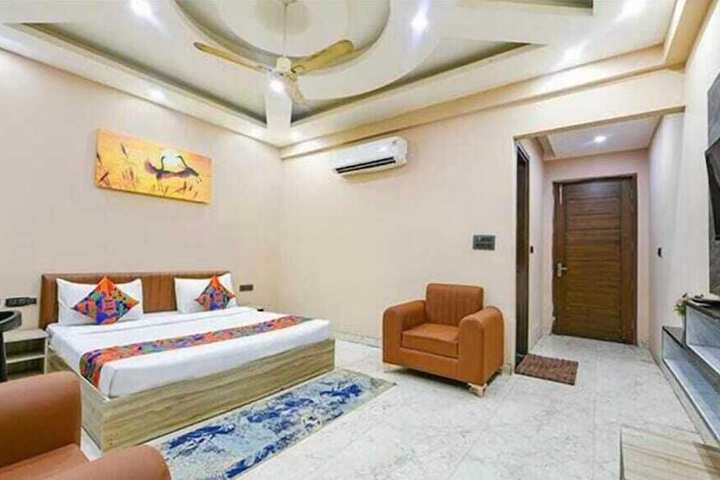 Room 2 of 7