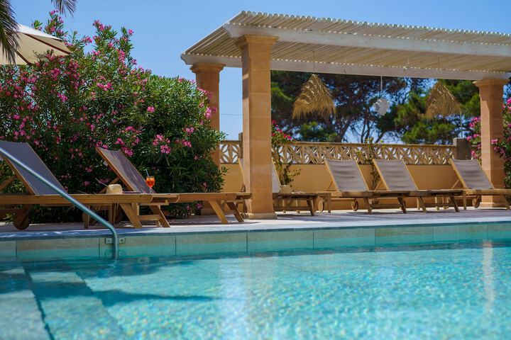 Pool 35 of 69
