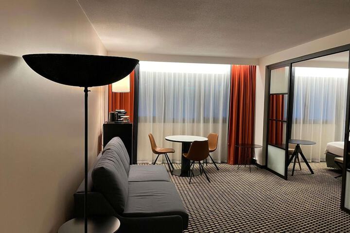 Room 14 of 96