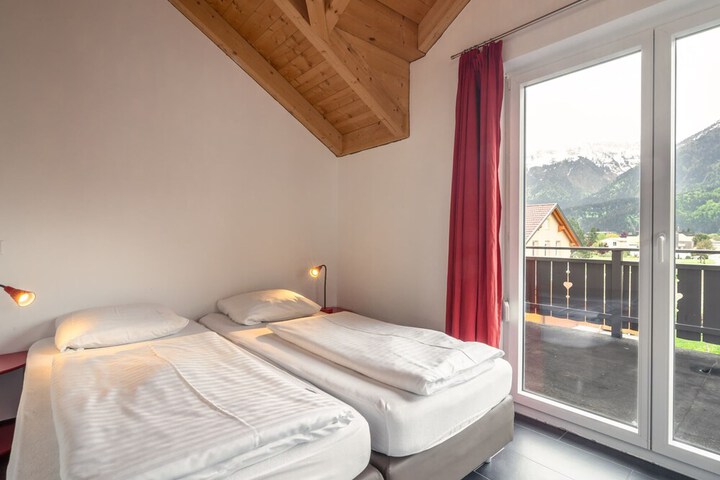 Room 4 of 39