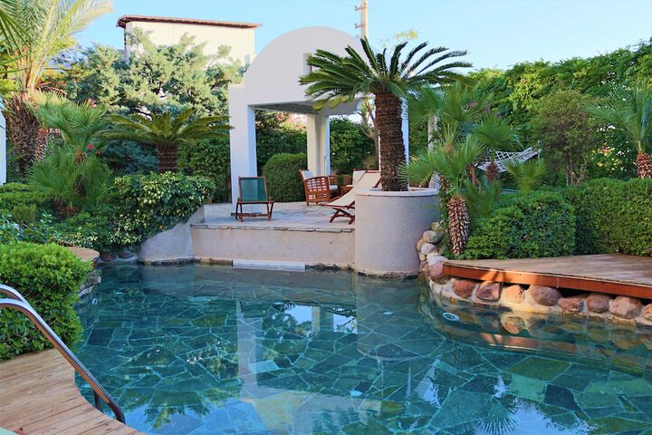 Pool 24 of 46