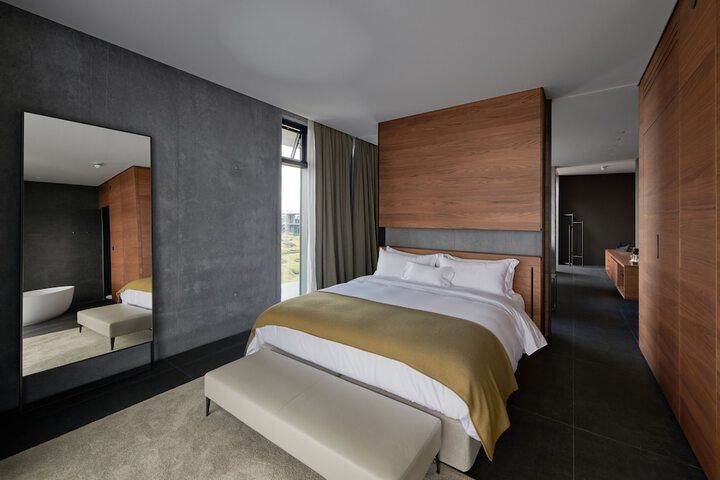 Room 12 of 48