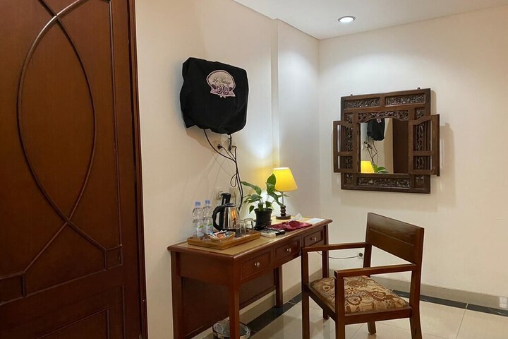 Room 11 of 48