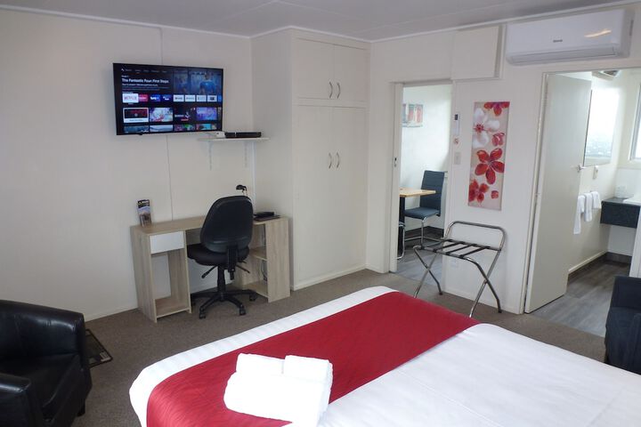 Room 27 of 86