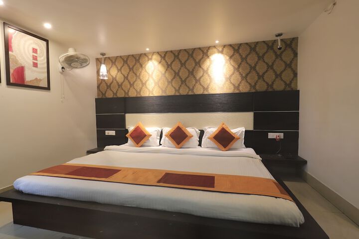 Room 8 of 20