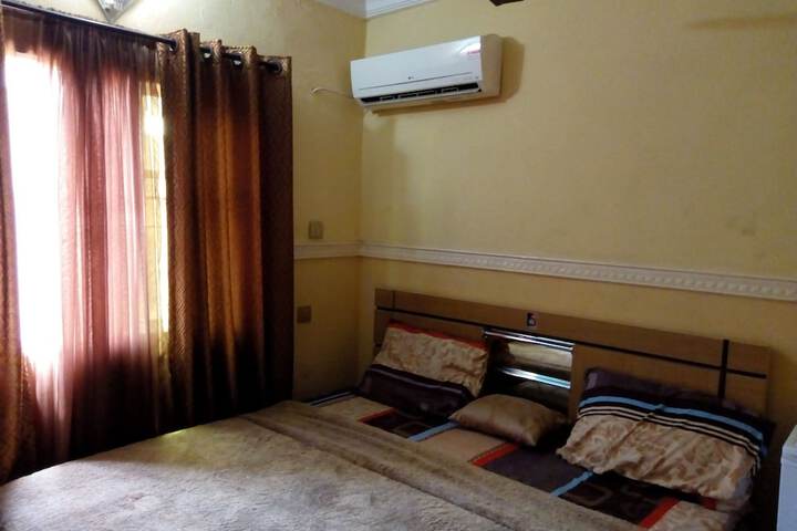 Room 10 of 38
