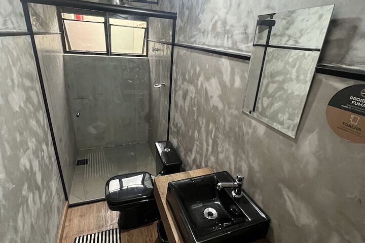 Room 48 of 64
