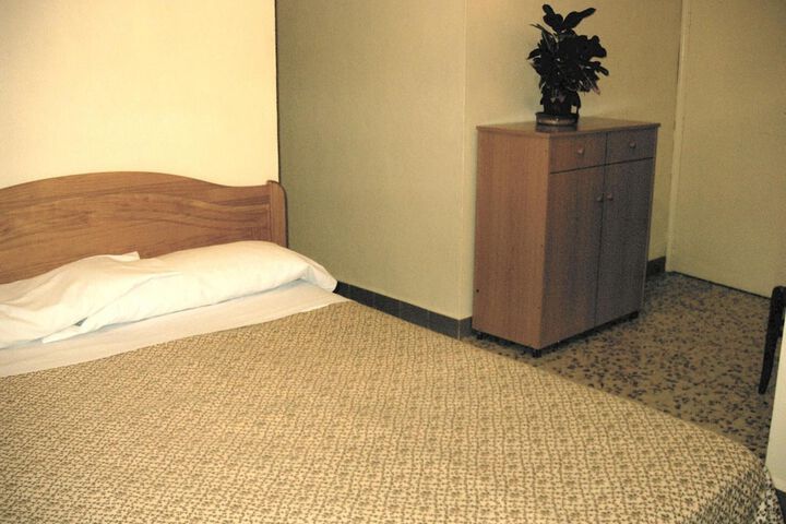 Room 8 of 23