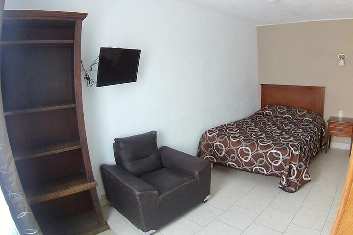 Room 16 of 37