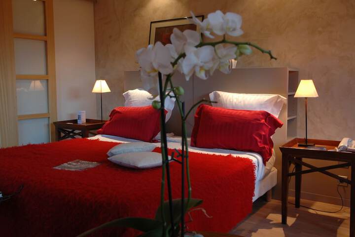 Room 4 of 51