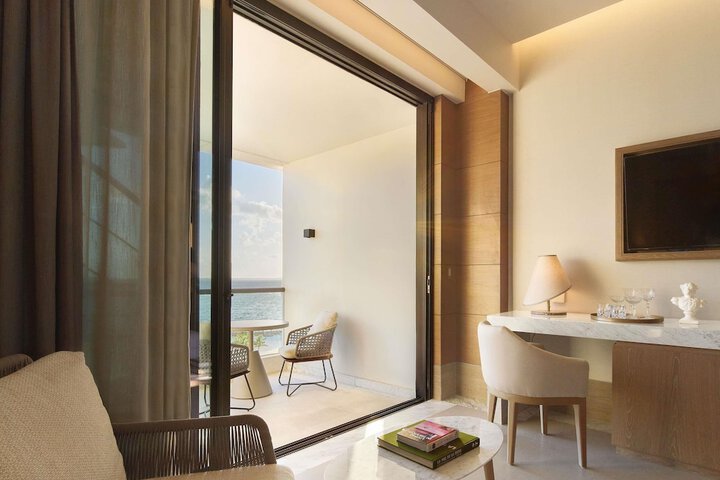 Room 48 of 171