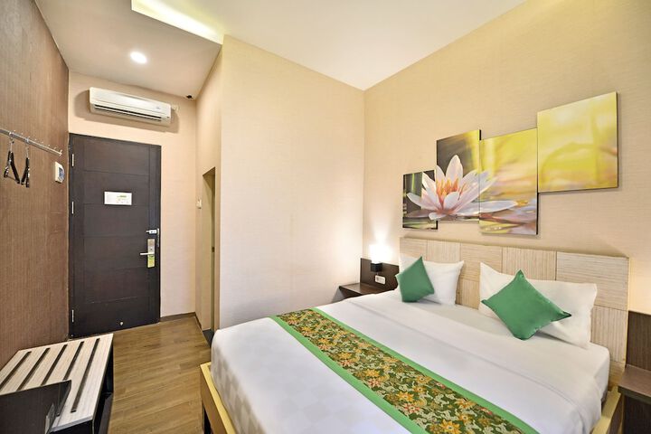Room 16 of 40