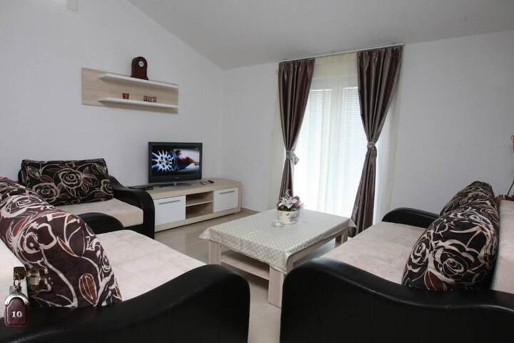 Room 18 of 65