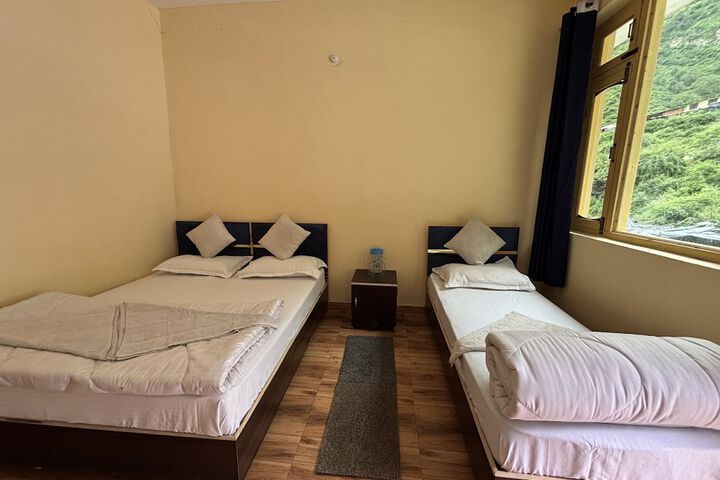 Room 25 of 42