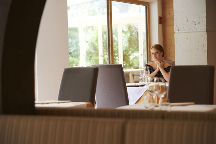 Dining 32 of 44