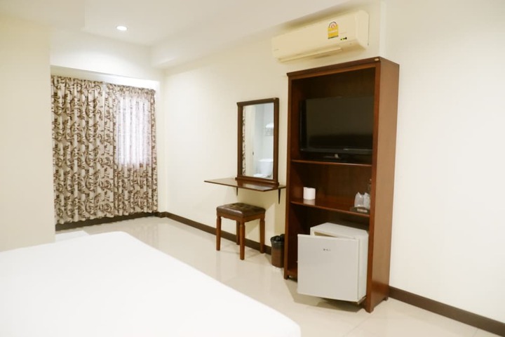 Room 18 of 49